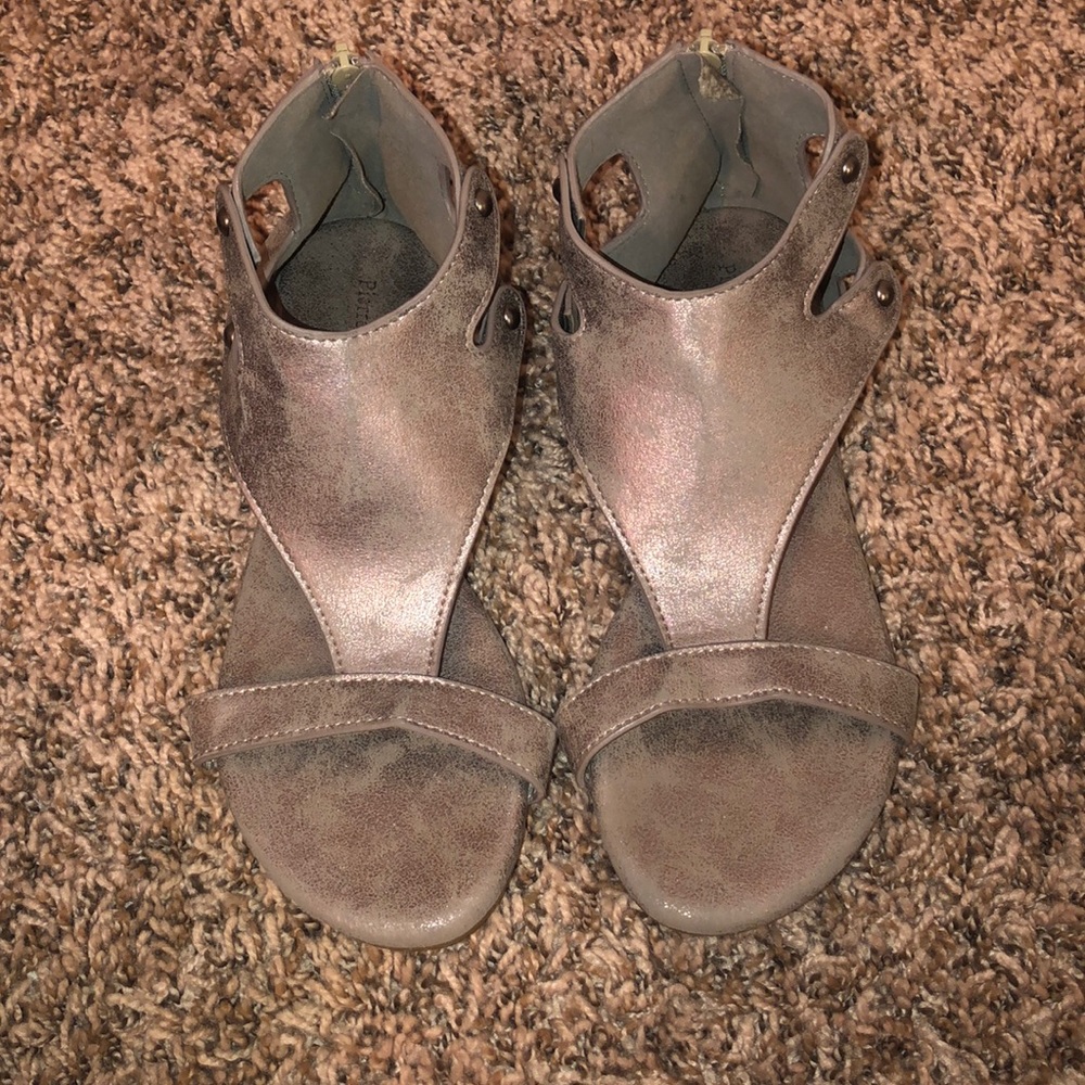 Sandal